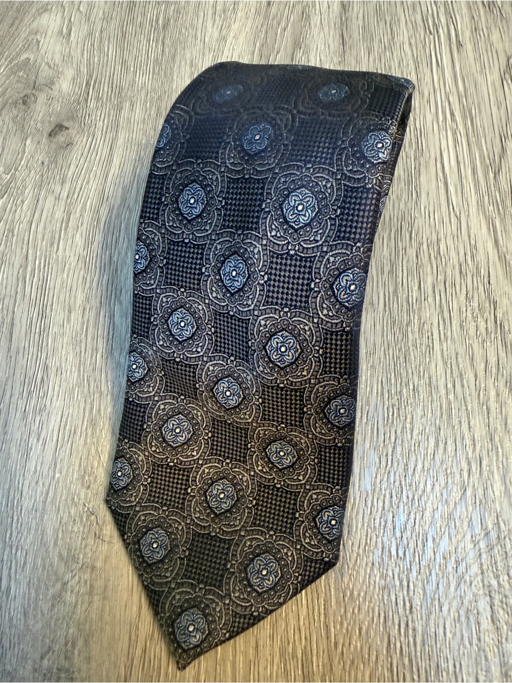 Jos A Bank Reserve Collection Men’s Tie Multicolor Floral Medallion Silk Foulard